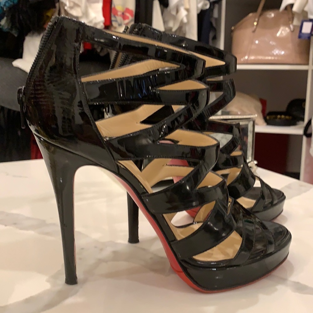 Louboutin sandals size 40